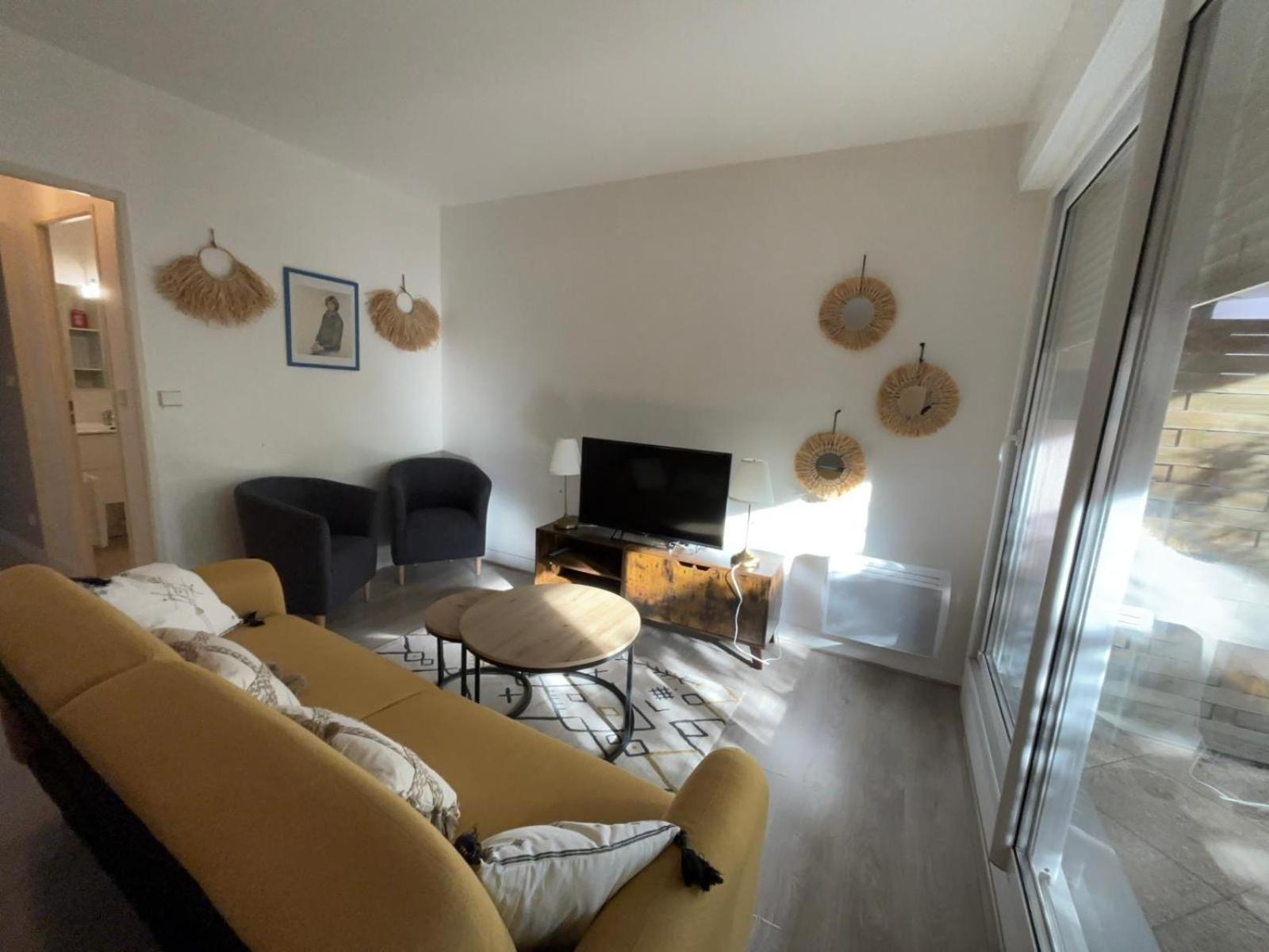 Appartement En Centre Ville Avec Cour Face Au Parc Pasteur Orléans Buitenkant foto