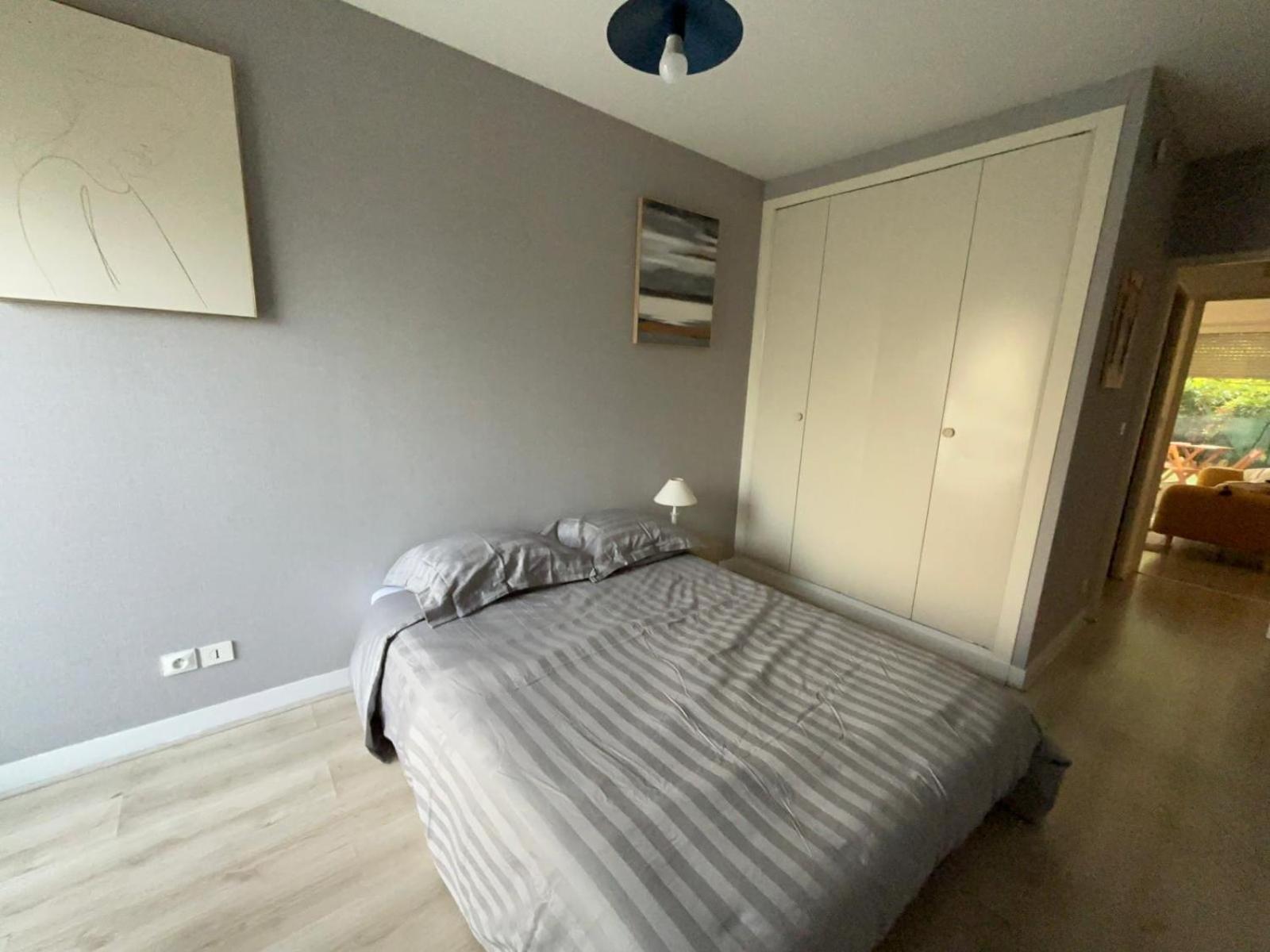Appartement En Centre Ville Avec Cour Face Au Parc Pasteur Orléans Buitenkant foto